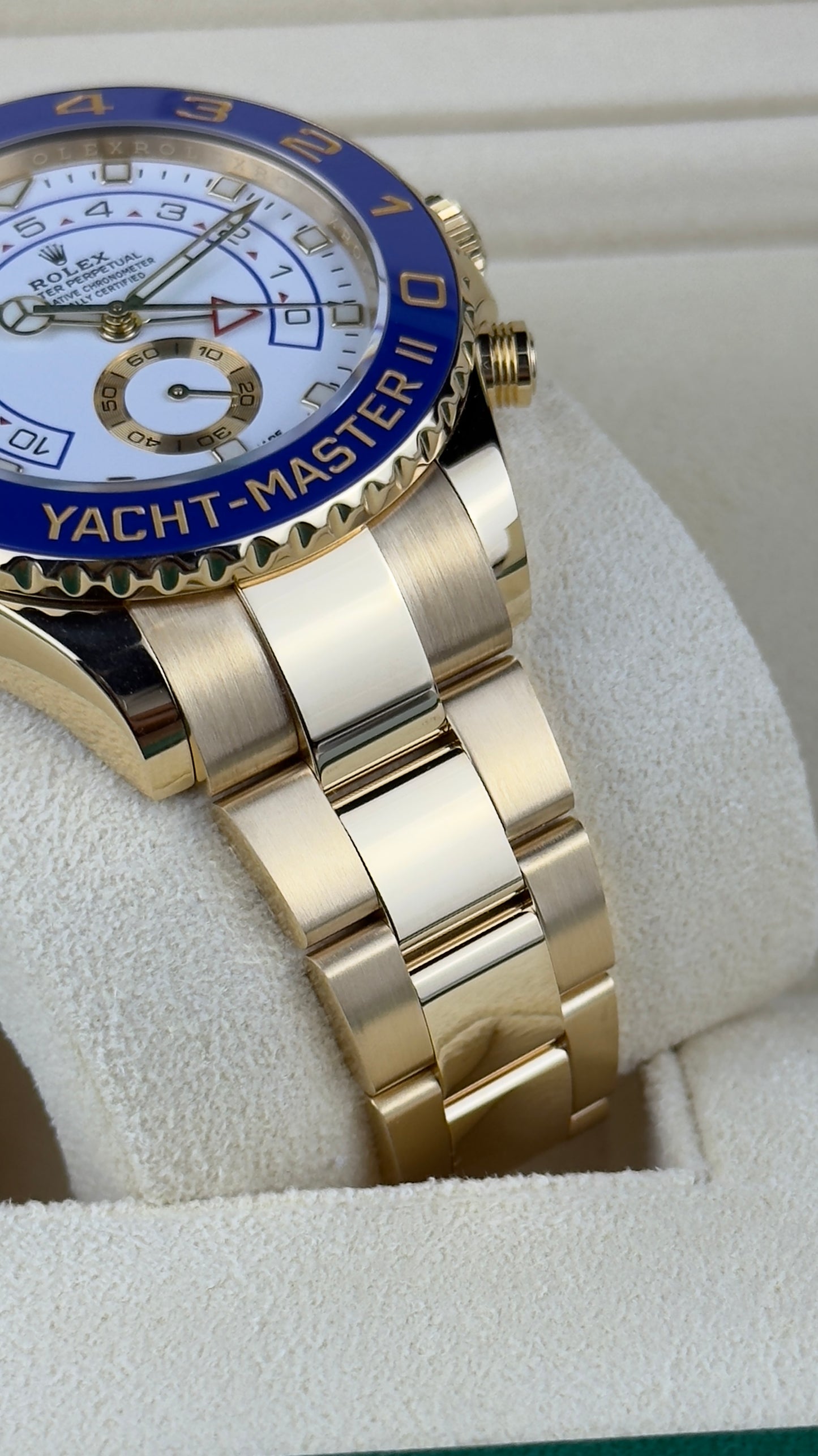Rolex Yacht-Master II 116688-0002 Oyster Perpetual in 18K Yellow Gold