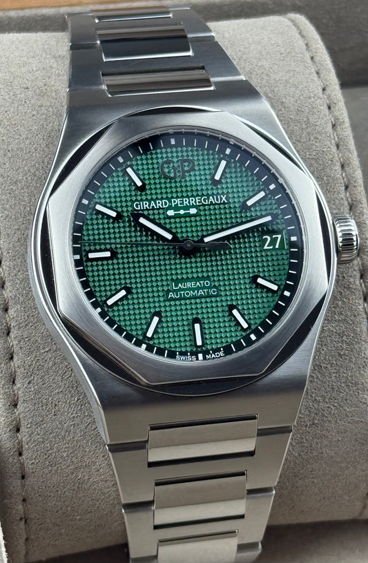 Girard Perregaux Laureato Green - 42MM - REF : 81010-11-3153-1CM