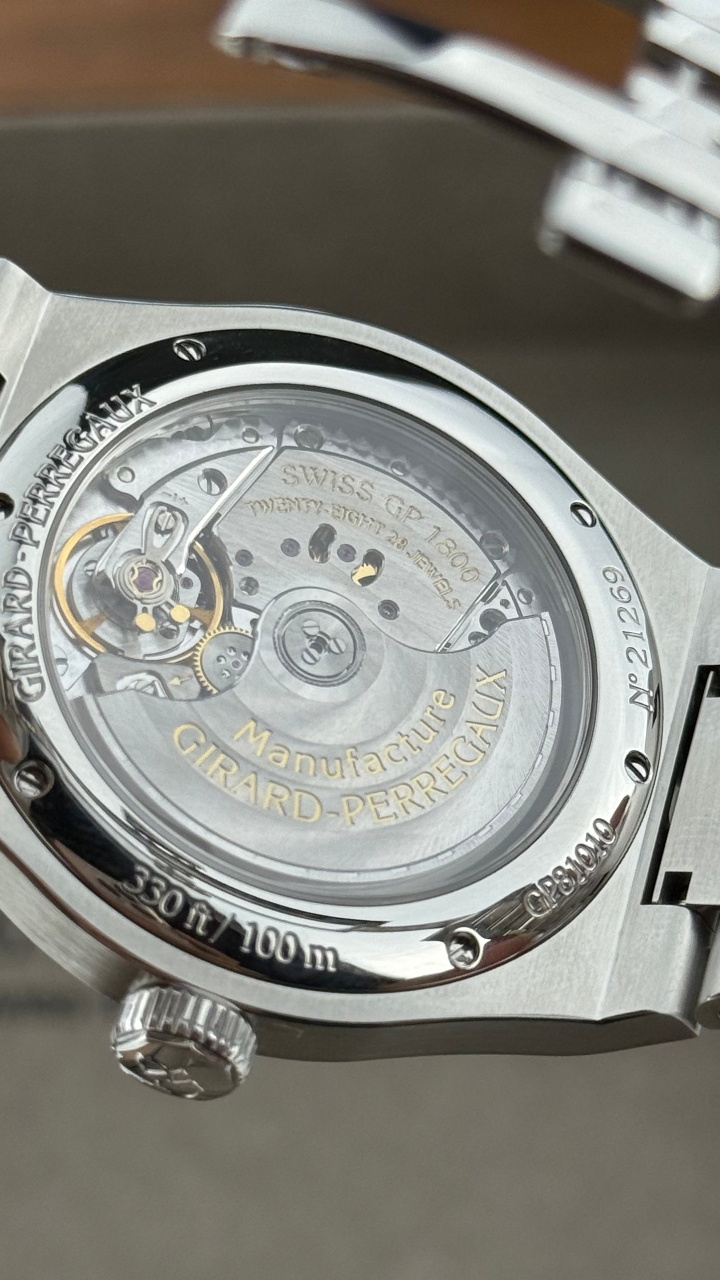 Girard Perregaux Laureato Green - 42MM - REF : 81010-11-3153-1CM