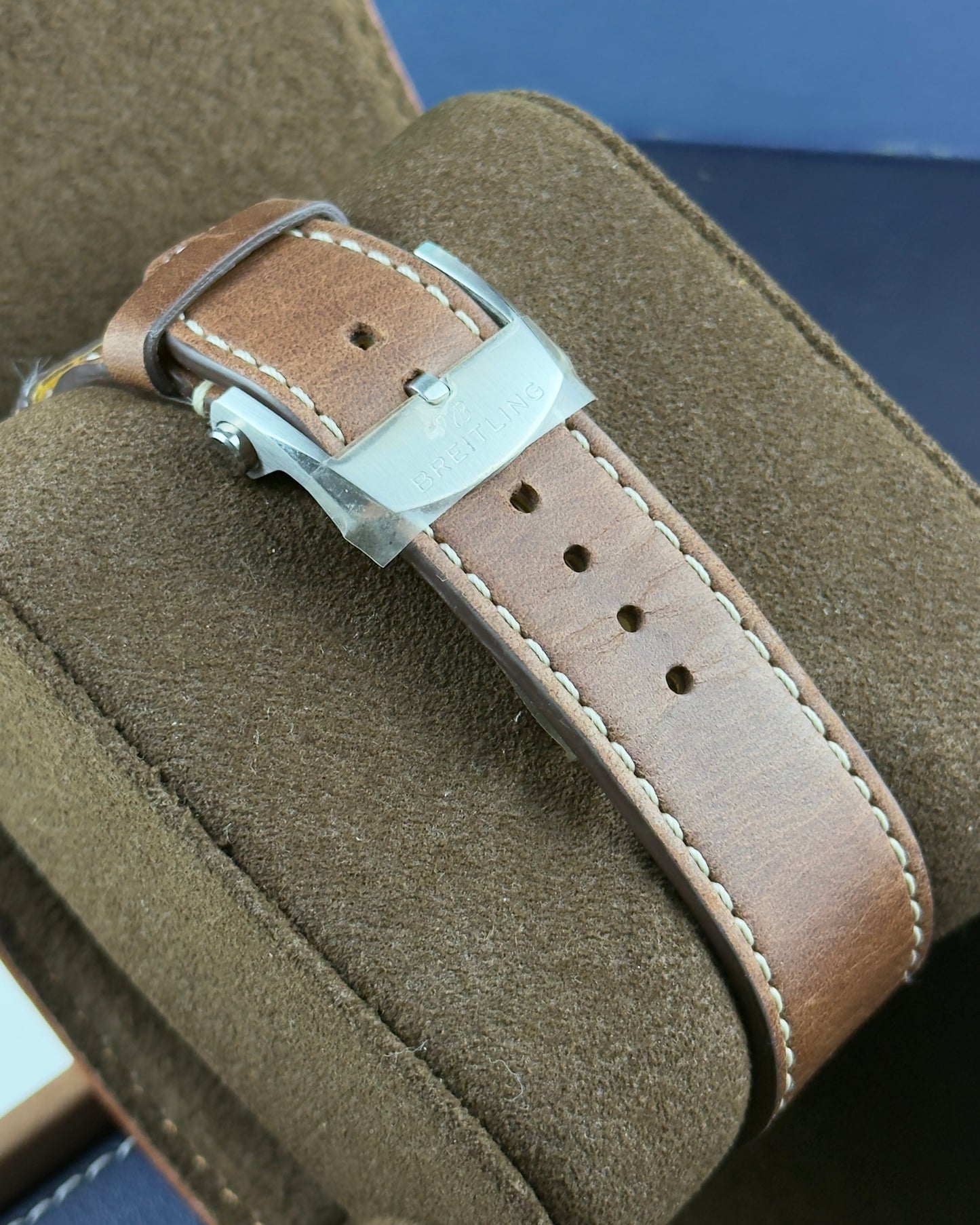 Breitling Super AVI Chronograph GMT - 46MM - Ref - AB04452A1L1X1