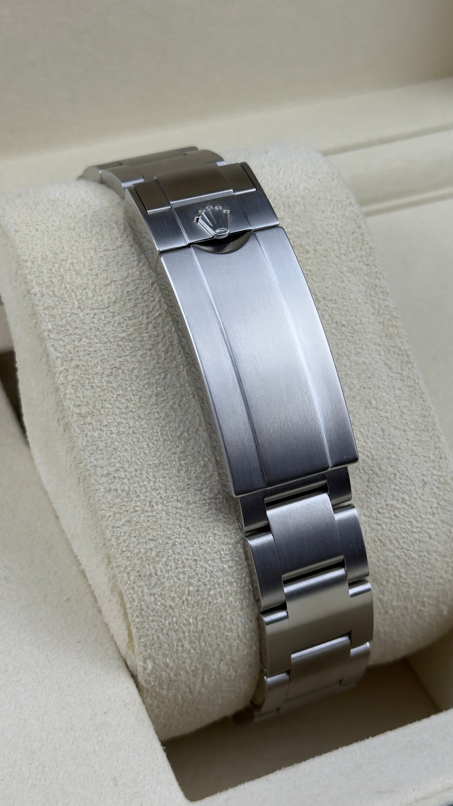 ROLEX SUBMARINER DATE HULK – 40MM – REF: 116610LV