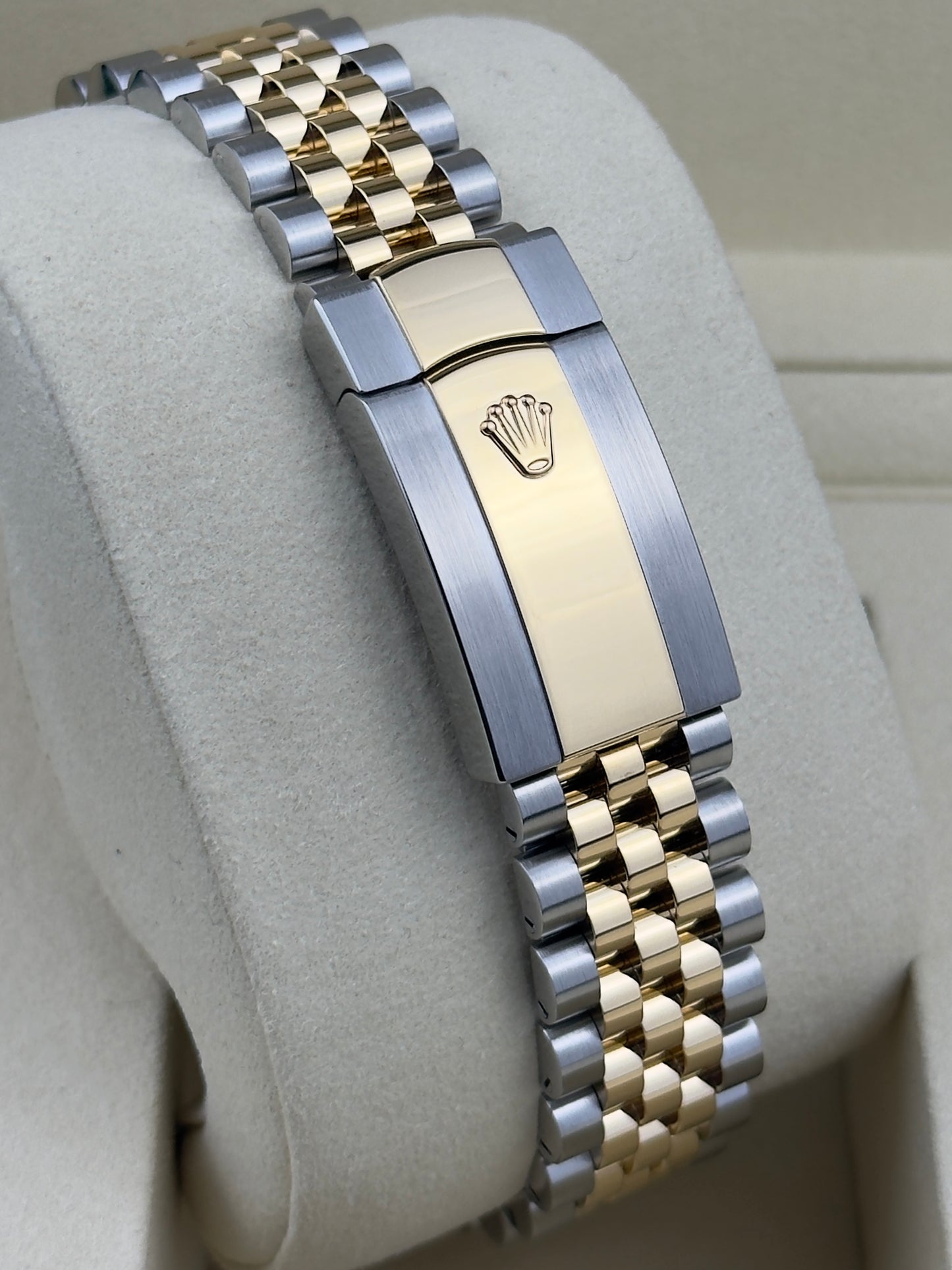 Rolex Datejust  - 41MM -  Ref; 126303