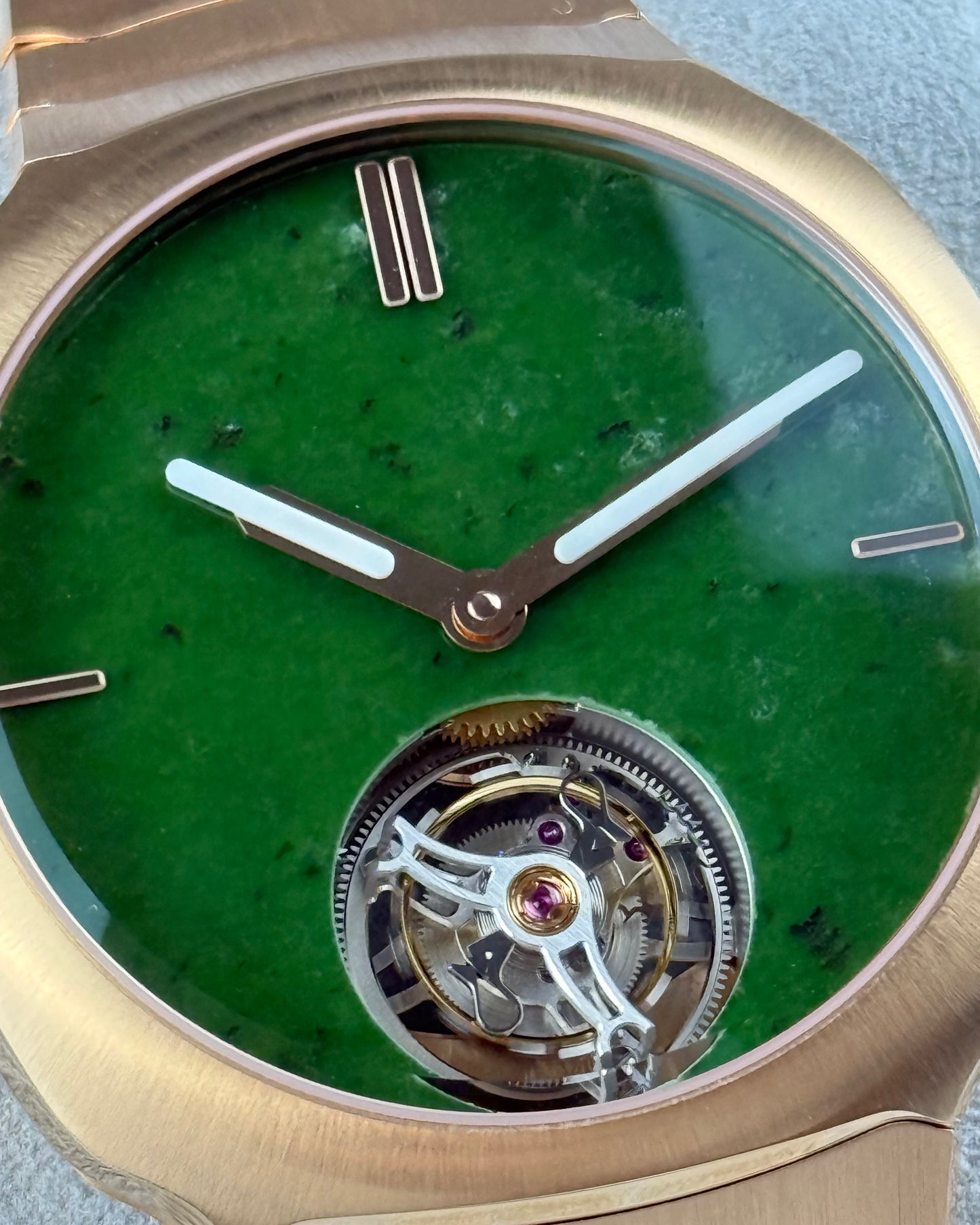 H. Moser & Cie Streamliner Tourbillon Wyoming Jade - 40MM  - Ref: 6804-0406