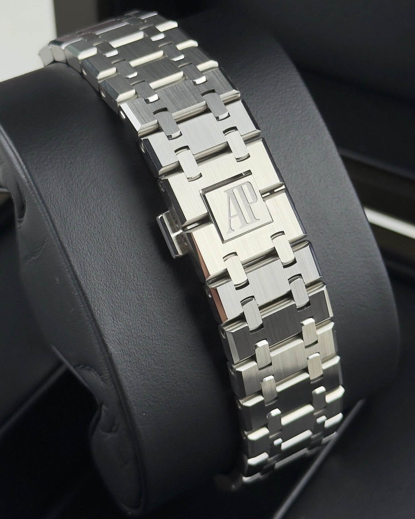 Audemars Piguet Royal Oak - 41MM - REF : 15500ST.OO.1220ST.02