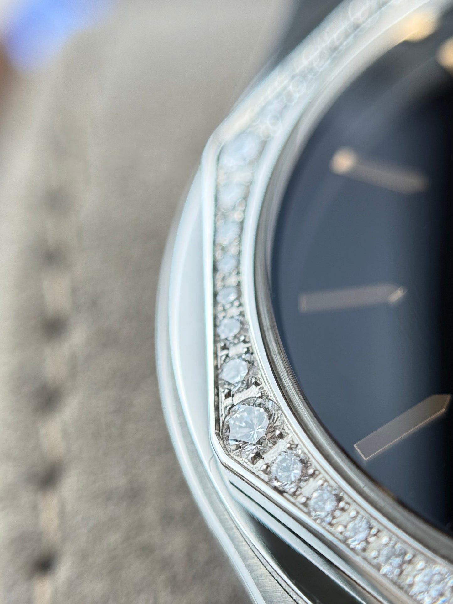 Girard Perregaux laureato infinity edition - 38MM - 81010-11-635-11A