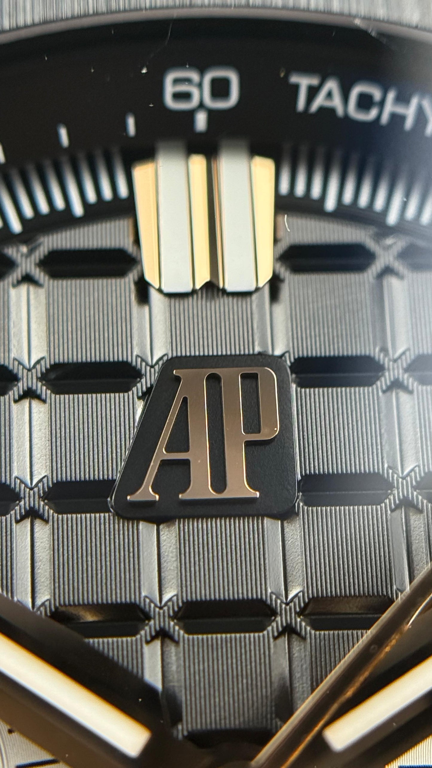 Audemars Piguet Royal Oak Offshore Chronograph - 43MM - REF : 26420RO.OO.A002CA.01