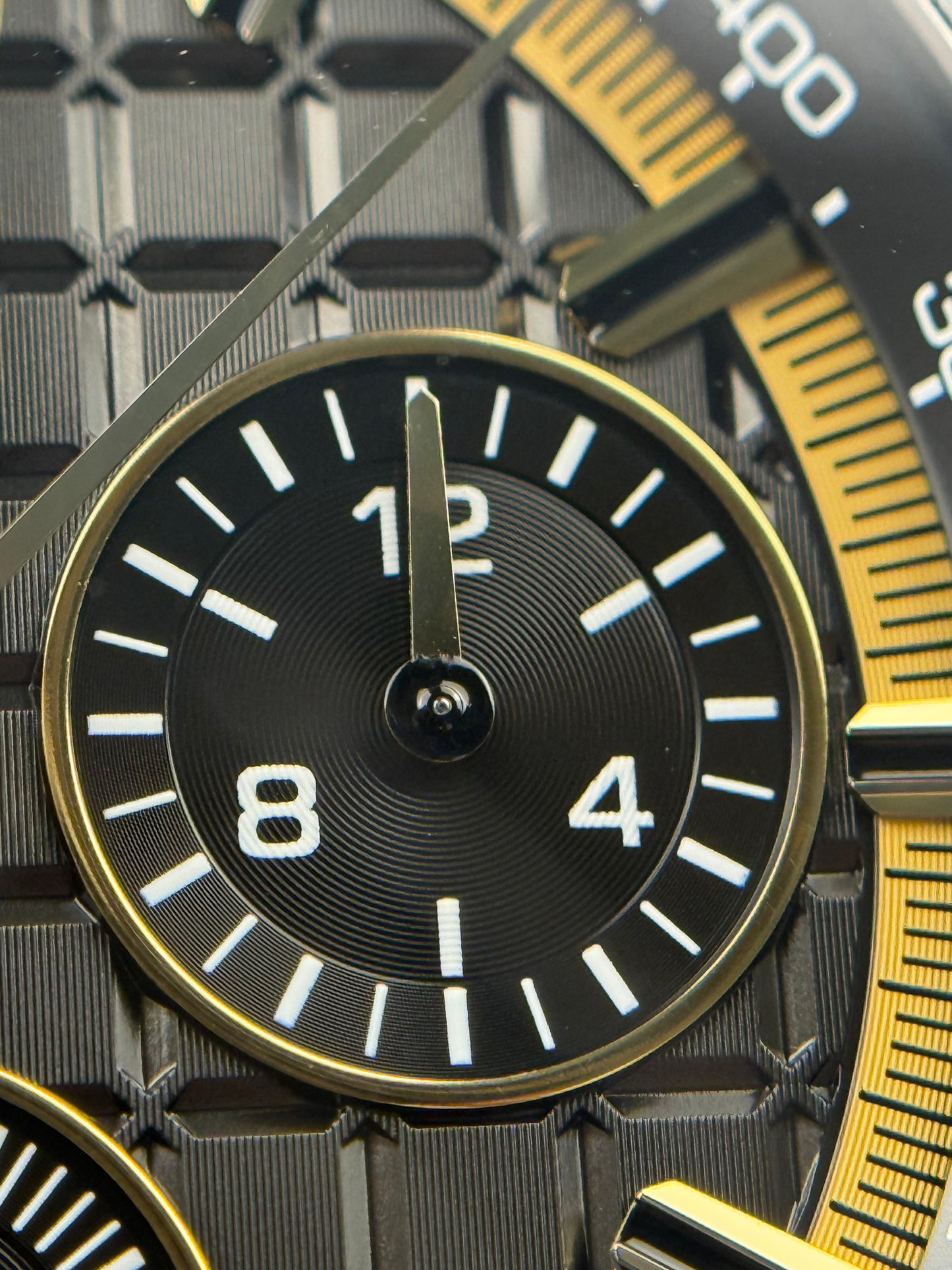 Audemars Piguet Royal Oak Offshore Chronograph - 43MM - REF : 26420CE.OO.A127CR.01