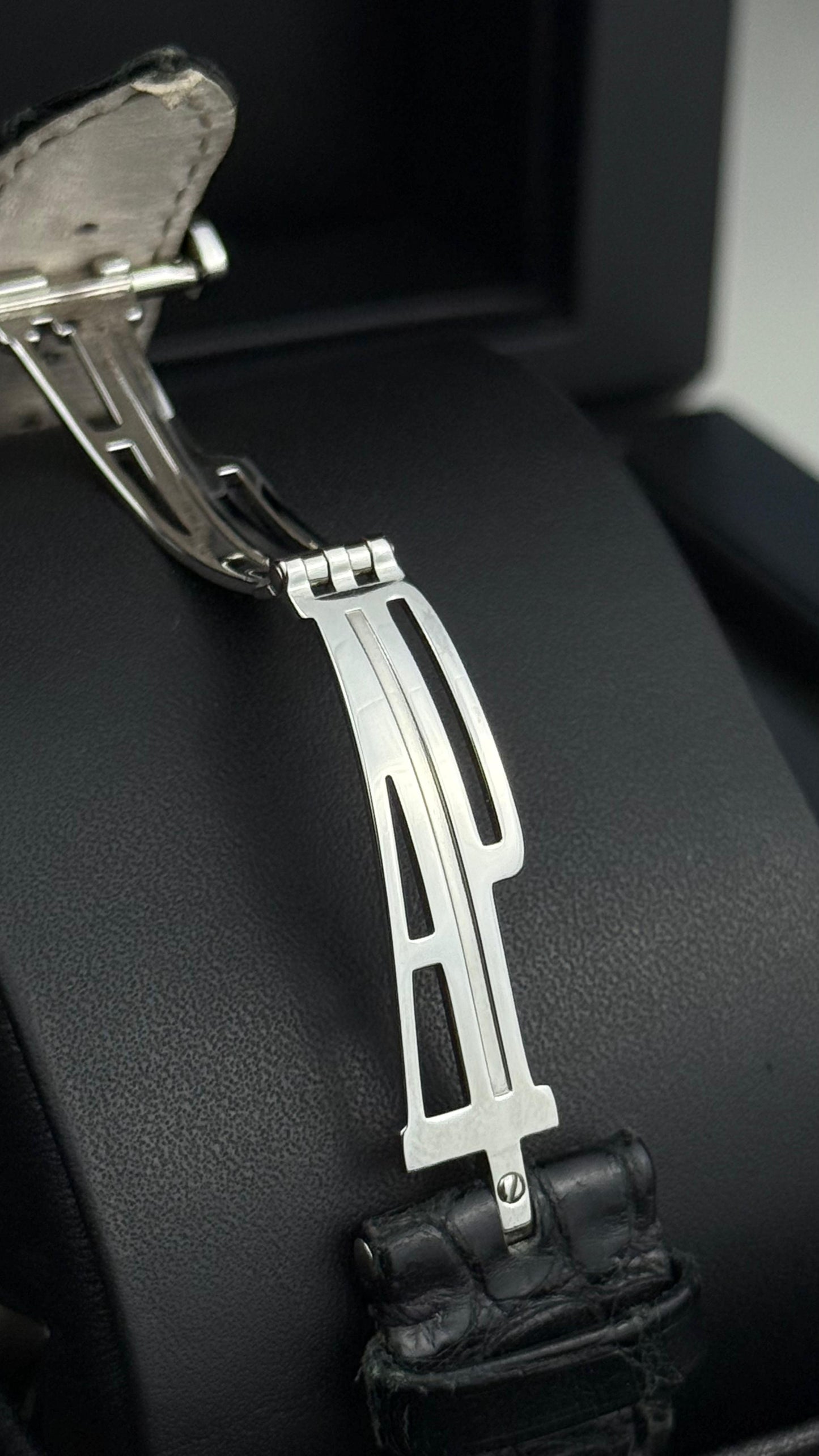 Audemars Piguet Millenary Ladies - 39.5 MM - REF : 77301ST.ZZ.D002CR.01