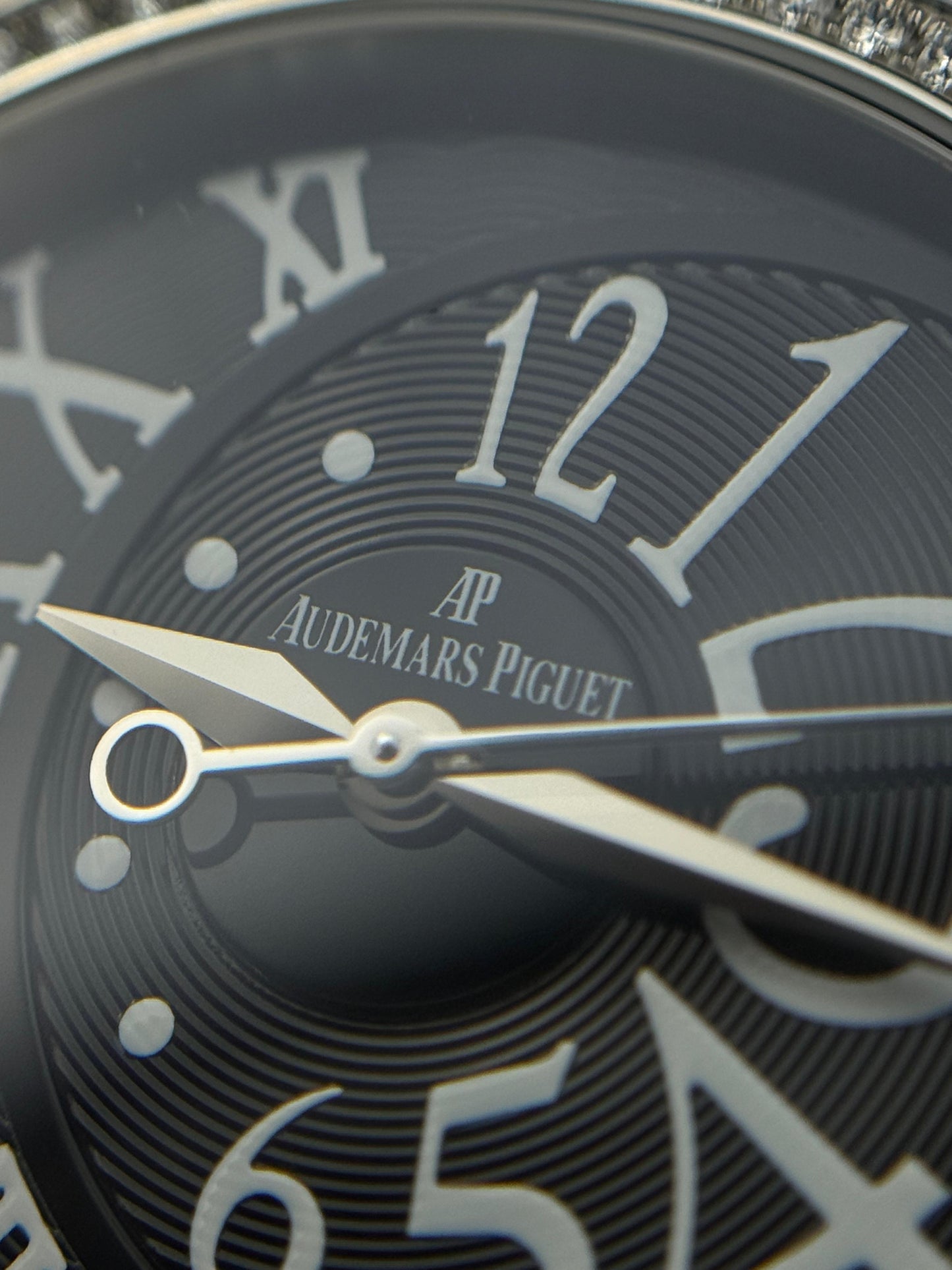 Audemars Piguet Millenary Ladies - 39.5 MM - REF : 77301ST.ZZ.D002CR.01