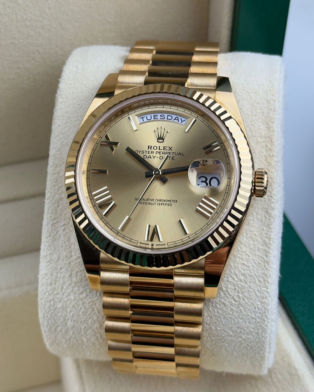 Rolex Day-Date  - 40mm - Ref; 228238
