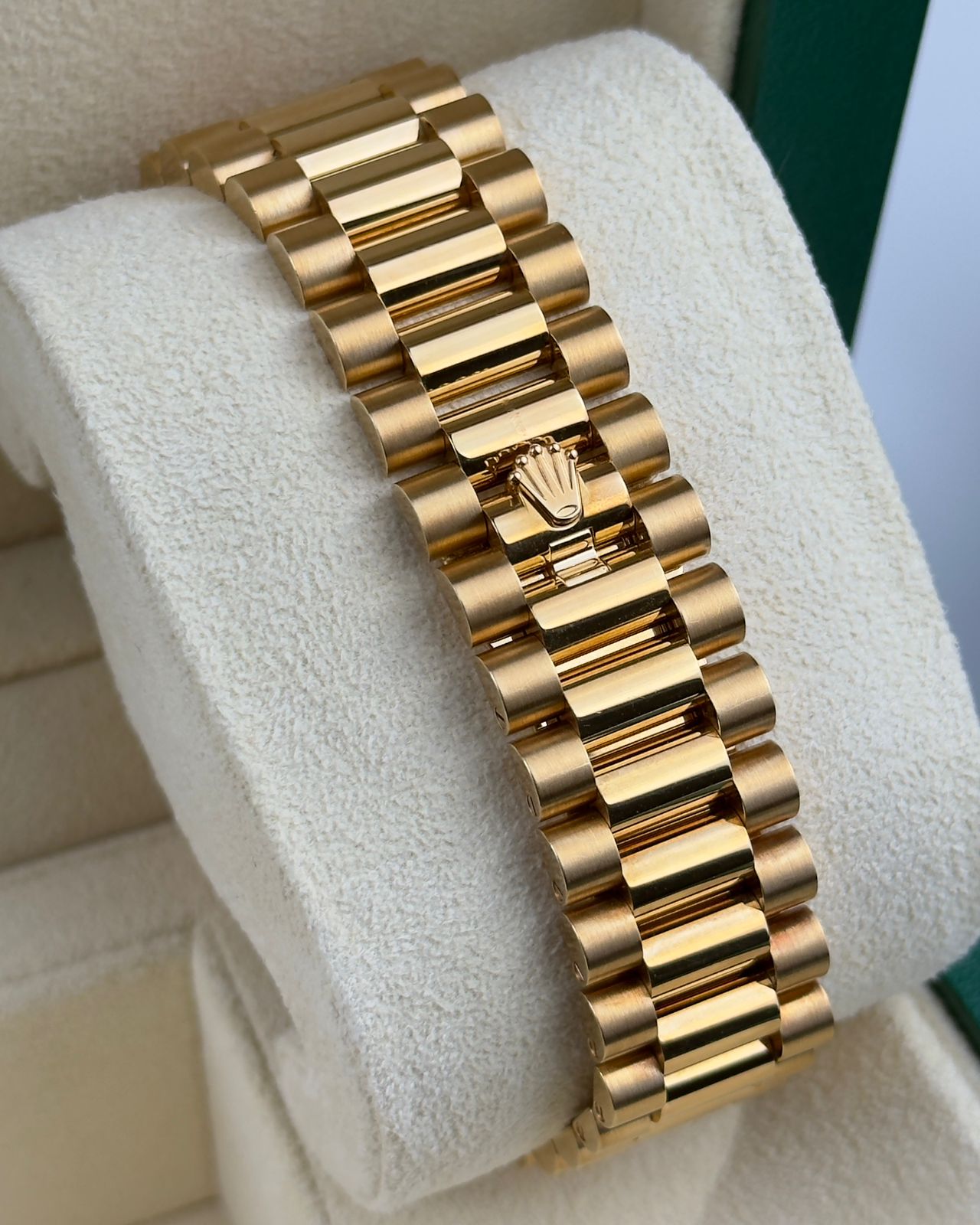 Rolex Day-Date  - 40mm - Ref; 228238