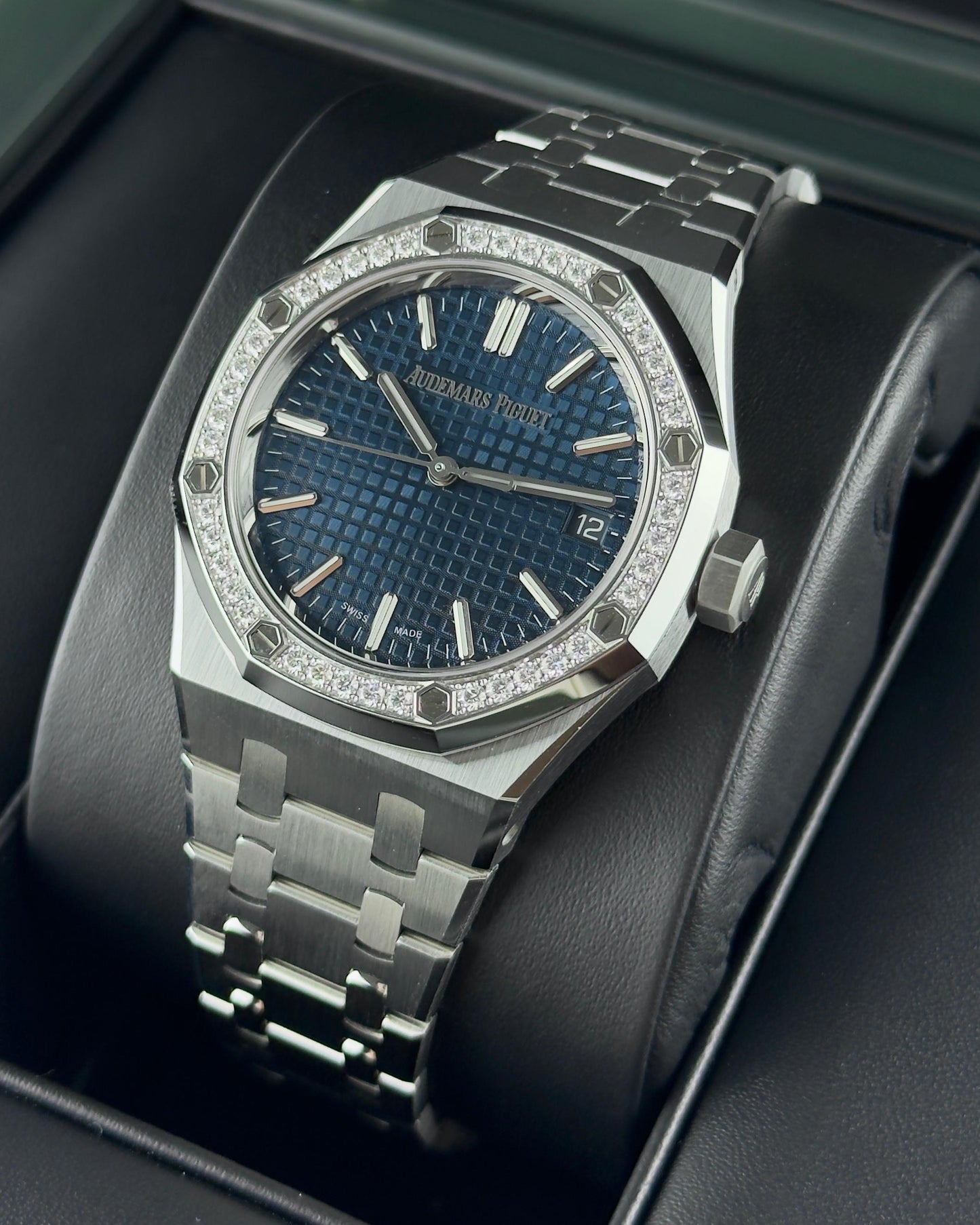 Audemars Piguet Royal Oak - 37MM - REF 15551ST.ZZ.1356ST.04